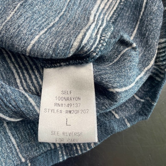 Banyan Tree Blue Cropped Flowy Tie Boho Flutter Sleeve Top Shirt Size Large - Picture 4 of 8